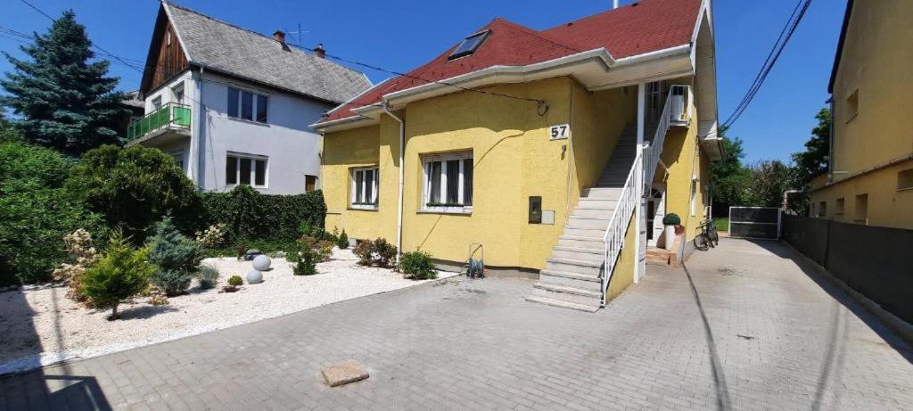 Hi-bp Garden Batsanyi Tiny House Near The Train With Free Parking Budapesta