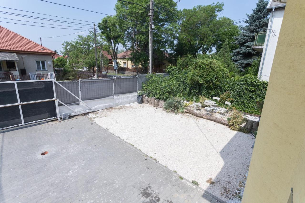 Hi-bp Garden Batsanyi Tiny House Near The Train With Free Parking Apartamento *