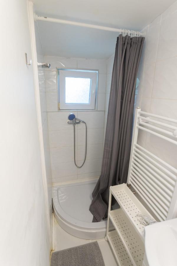 Hi-bp Garden Batsanyi Tiny House Near The Train With Free Parking * Budapesta